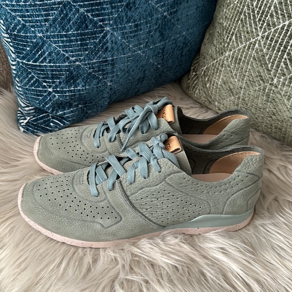 UGG TYE - Picture 4 of 9